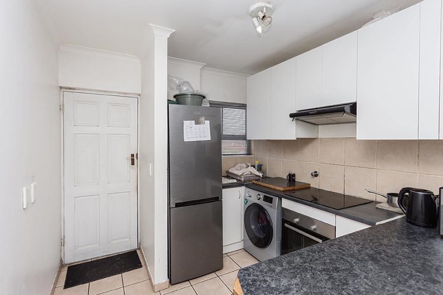 2 Bedroom Property for Sale in Maitland Western Cape